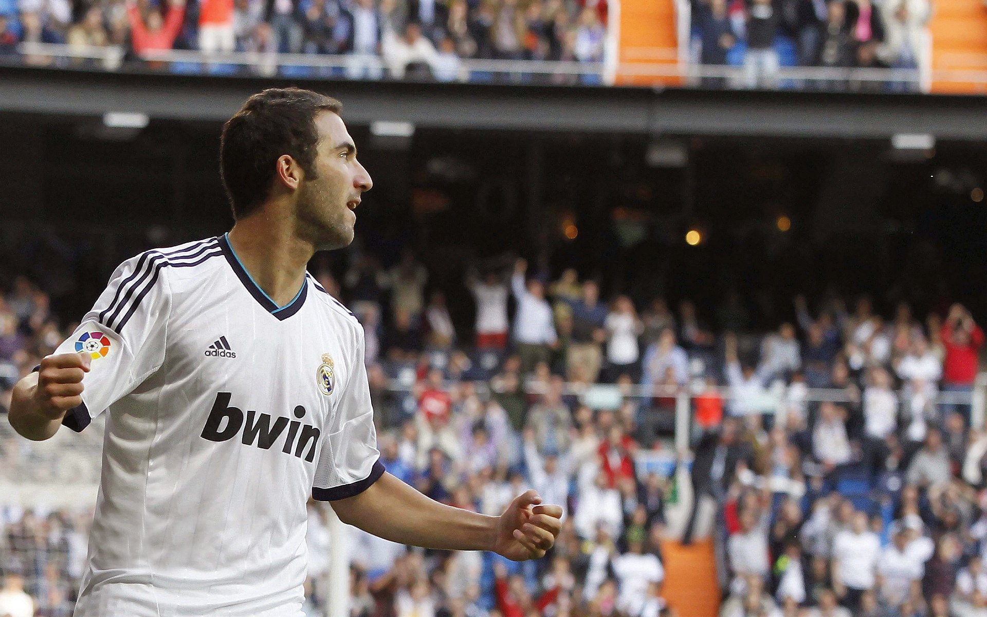 乐鱼电竞· (中国)官方网站-球迷与球员互动日直播，拉近明星与粉丝距离，球迷分享